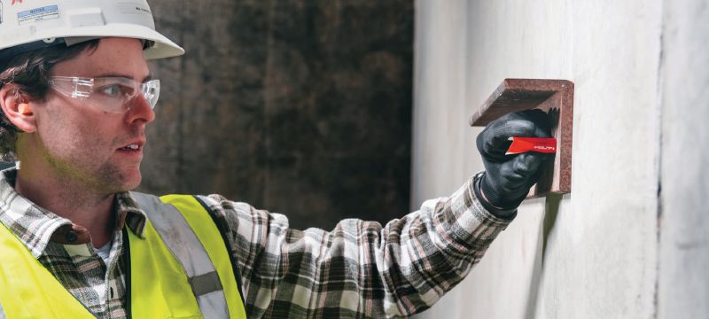 Cápsula KHC Kwik-X Cápsula química para anclaje de doble acción Kwik-X para fijación en hormigón, combina el desempeño de anclaje químico con la velocidad de anclajes de atornillado directo (se venden por separado) Aplicaciones 1