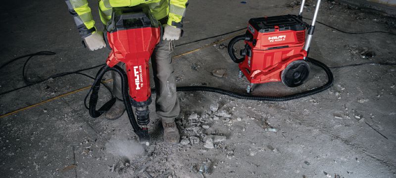 Martillo rompedor eléctrico para tareas de carga TE 3000-AVR Martillo rompedor excepcionalmente potente para demolición de hormigón de carga pesada, corte de asfalto, movimiento de tierras y colocación de varillas de tierra Aplicaciones 1